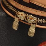louis-vuitton-mini-boite-chapeau-M83575_PM2_Front-view-scaled-2.jpg
