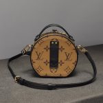 louis-vuitton-mini-boite-chapeau-M68276_PM2_Front-view-1.jpg