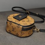 louis-vuitton-mini-boite-chapeau-M68276_PM2_Front-view-1.jpg