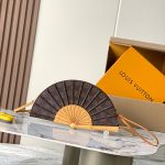 louis-vuitton-lv-fan-M14804_PM1_Worn-view-1.jpg
