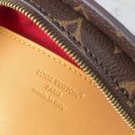 louis-vuitton-lv-fan-M14804_PM1_Worn-view-1.jpg