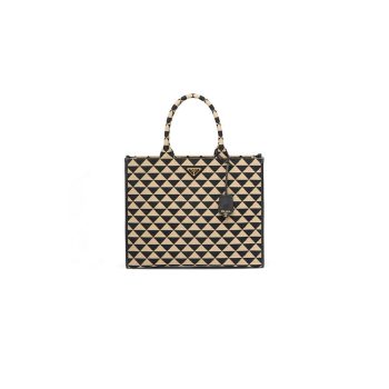 Prada Re-Edition 2005 Saffiano leather bag