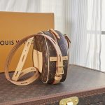 louis-vuitton-boite-chapeau-souple-mm-M45647_PM2_Front-view-1.jpg